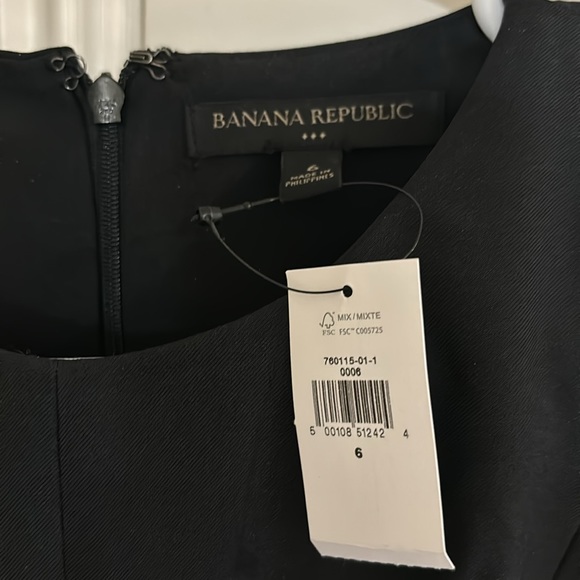 BANANA REPUBLIC BLACK SHEETH DRESS. NEW WITH TAGS. - Picture 3 of 5